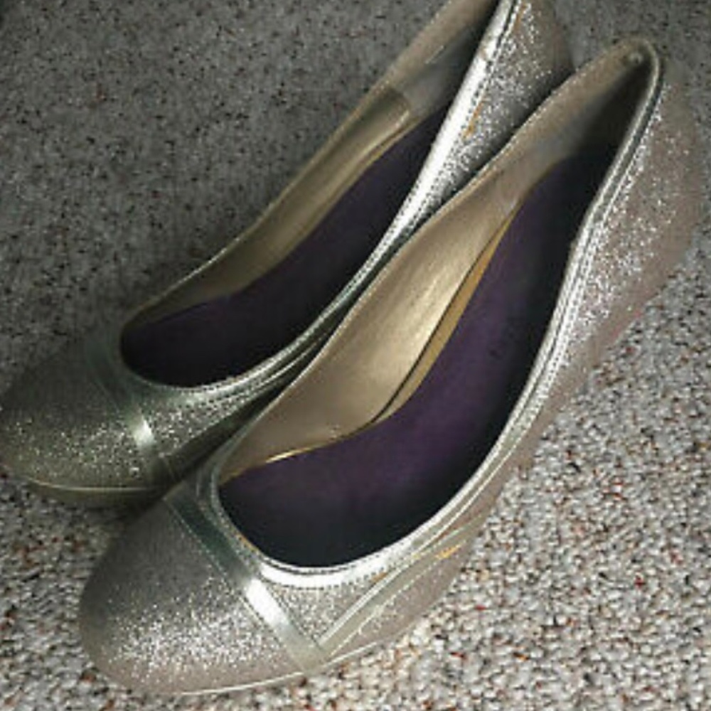 Gold Glitter Pumps by Madden Girl